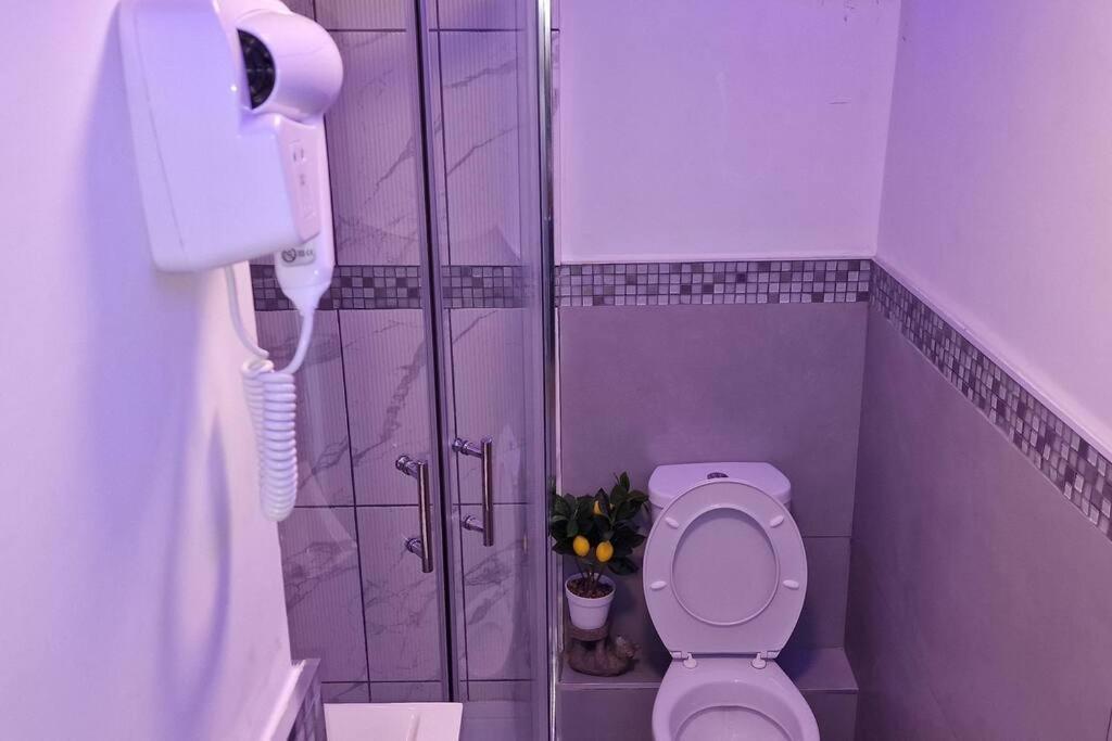 1 Bedroom Studio Eltham Exteriör bild